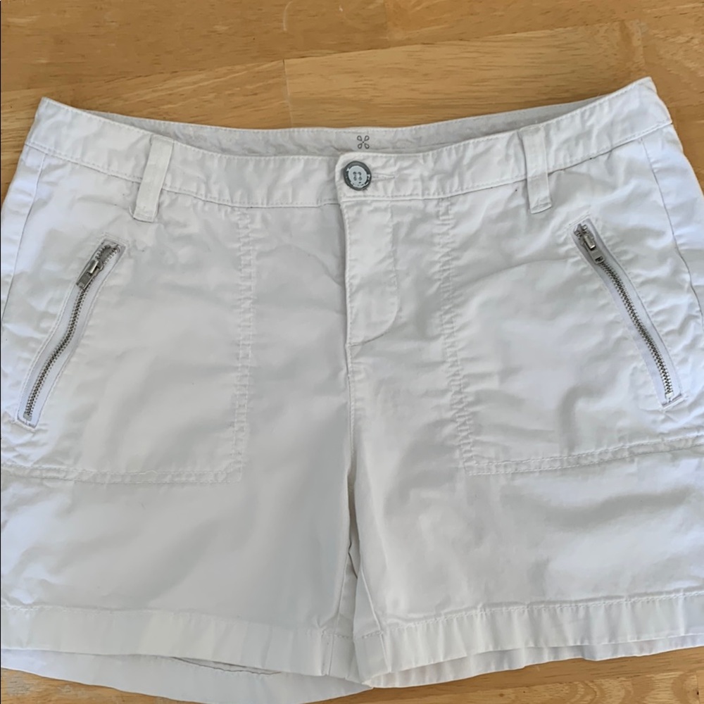Caslon White Shorts